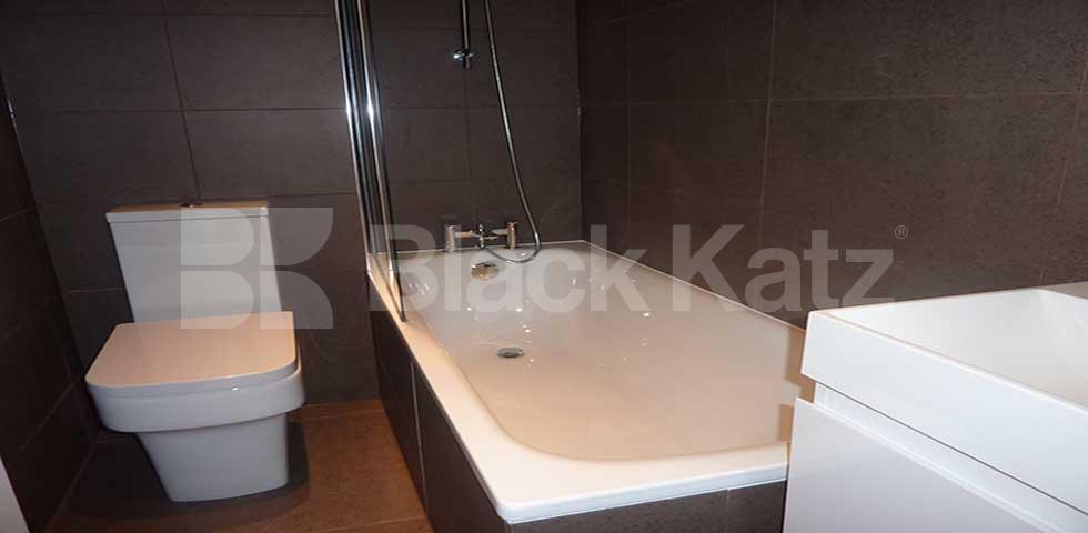 			4 BED/ 2BATH! , 4 Bedroom, 1 bath, 1 reception Flat			 Chepstow Road, BAYSWATER 